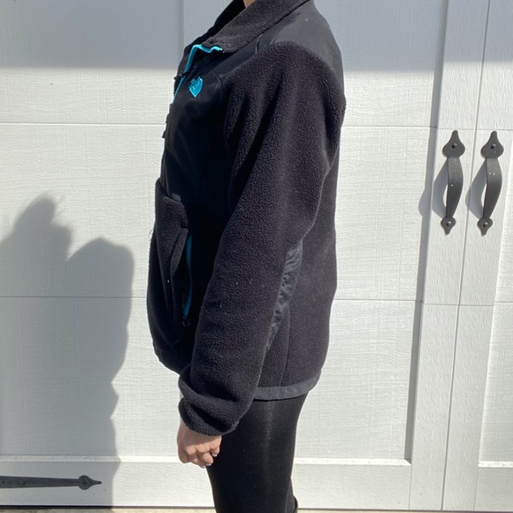The North Face Classic Denali Fleece Jacket - Picture 4 of 7